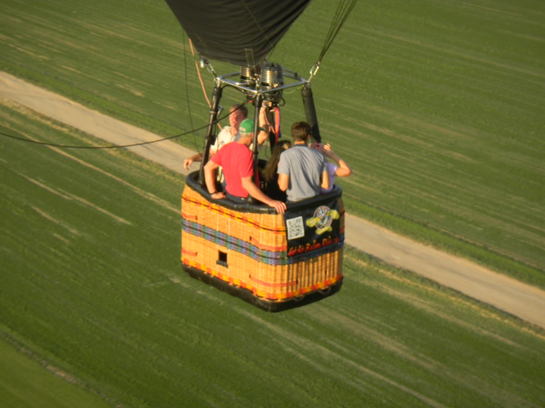 hot air balloon weight capacity